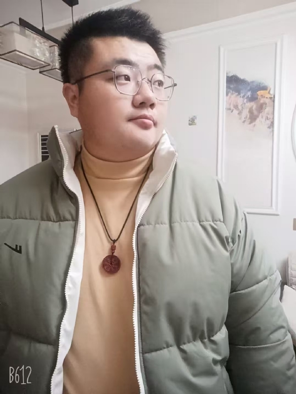 浦宁先生的第一张照片--济宁闪婚服务中心